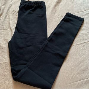 Black workout leggings